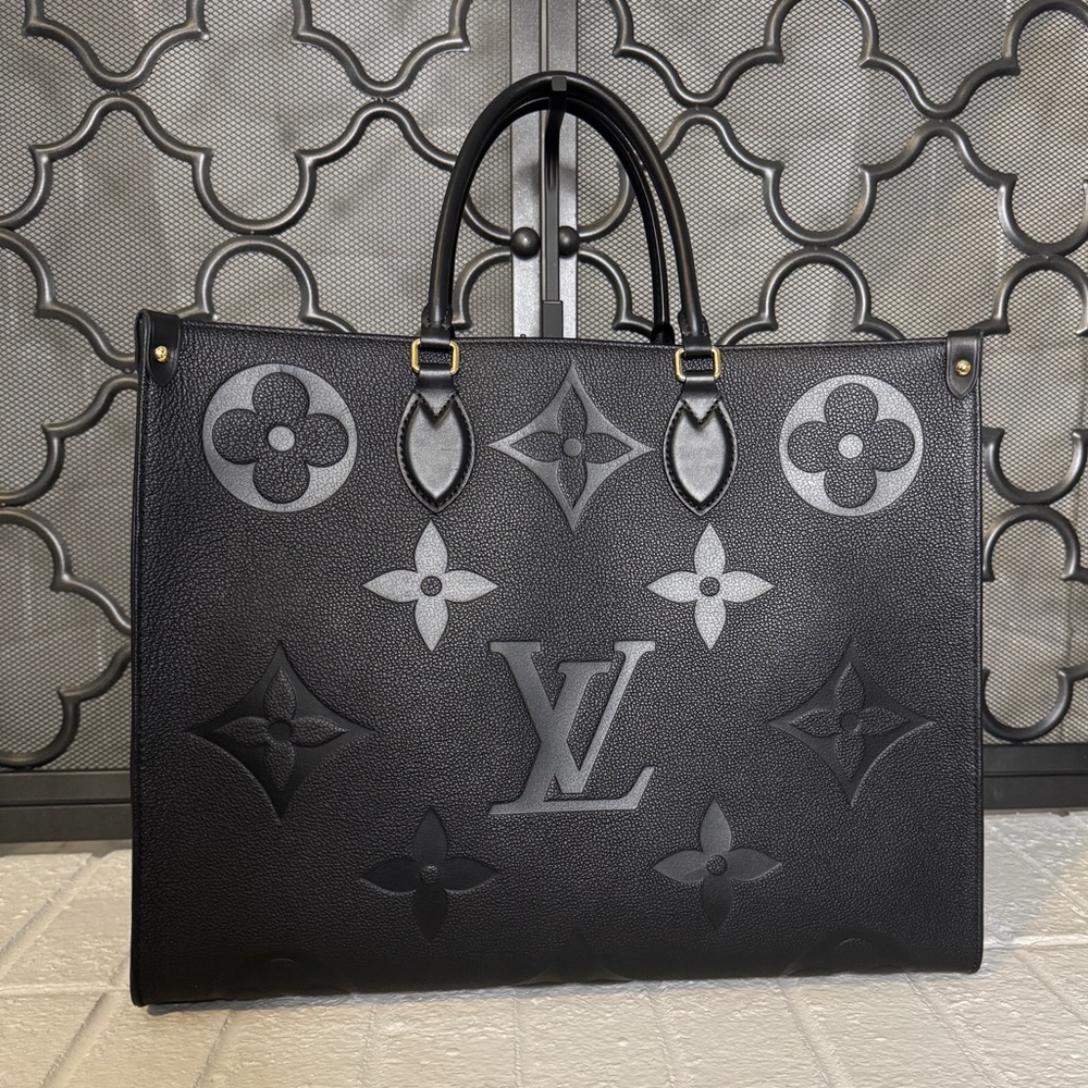 Louis Vuitton OnTheGo GM - Picture 1 of 11